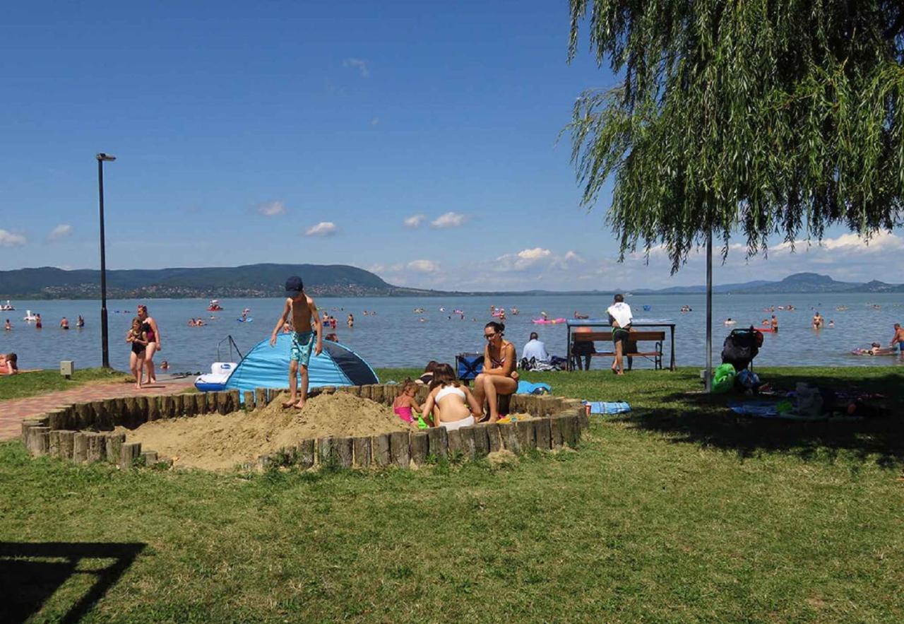 Apartment In Balatonmariafuerdo 19249 Balatonkeresztur Ngoại thất bức ảnh